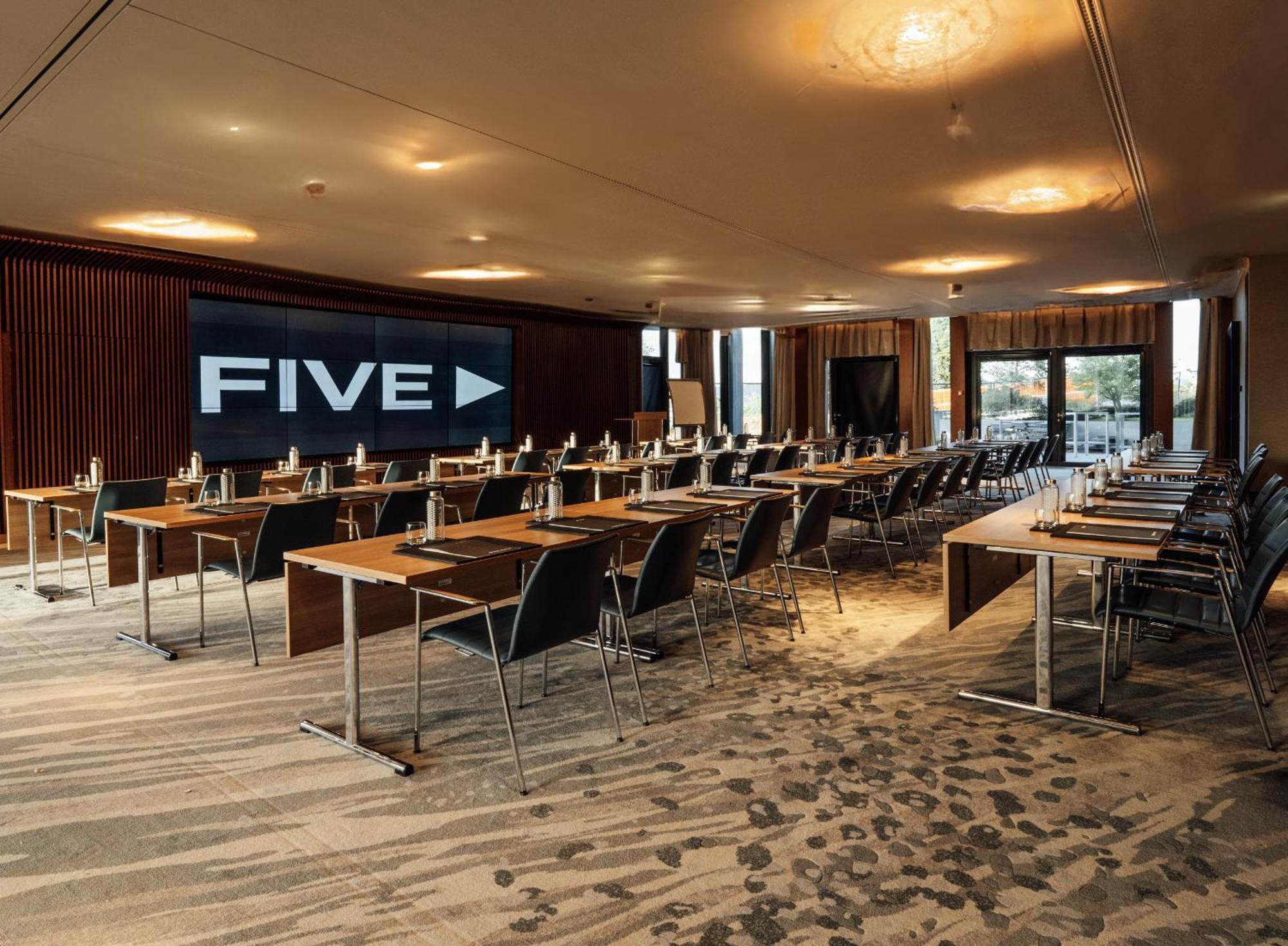 Five - Luxury Hotel 5*